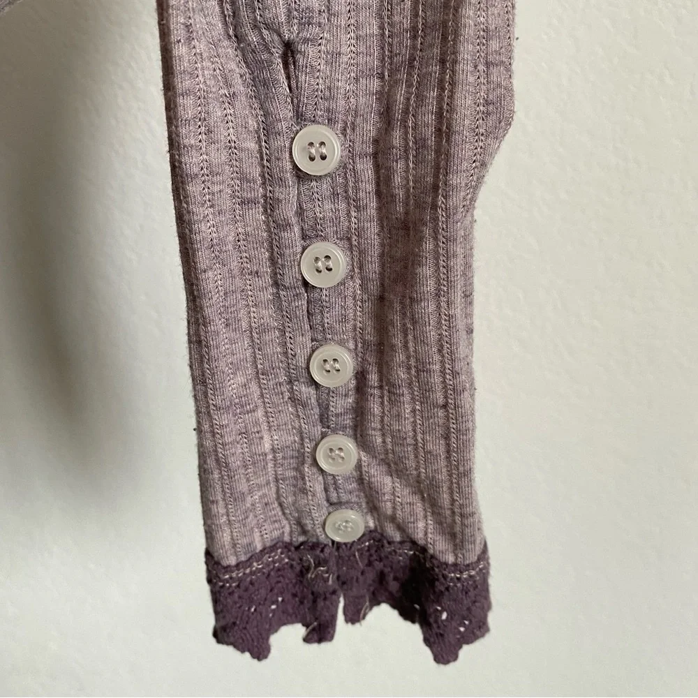 Free People Top Purple Cropped Long Sleeve Top w Crochet Lace & Buttons Sz XS